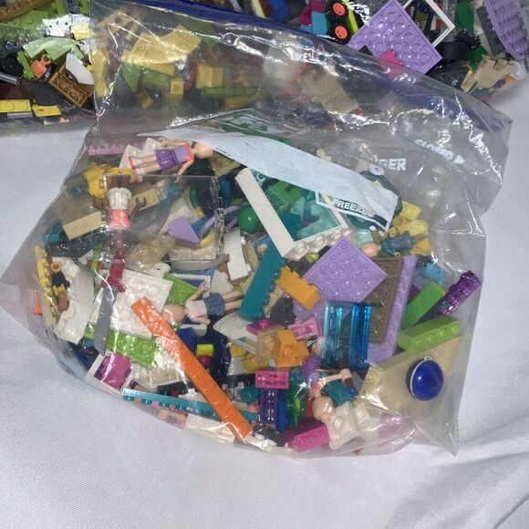 5 Lbs Bulk Mixed Lego Bricks And Accessories Including Some Figurines, Unsorted - Picture 1 of 7
